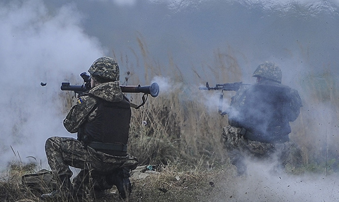 За прошедшие сутки в АТО пострадали 5 украинских военных