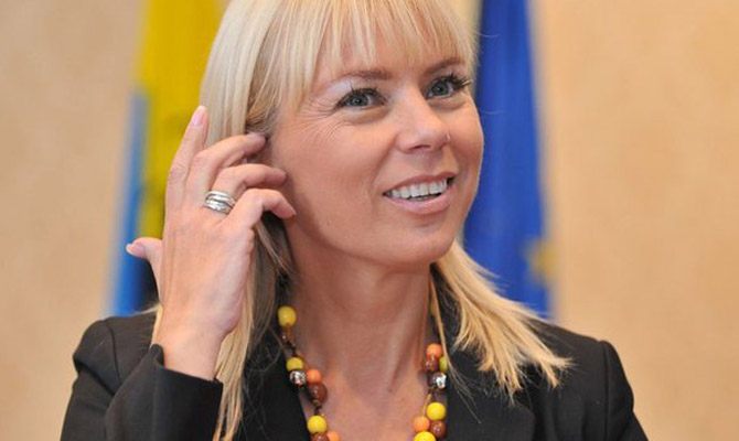 Еврокомиссар Беньковская посетит Киев 27 марта