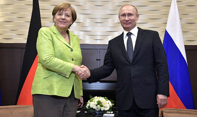 Меркель выступила за диалог и хорошие отношения с Кремлем