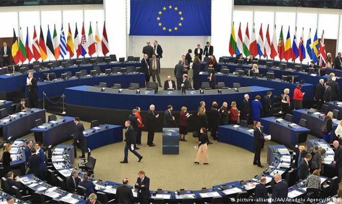 Информагентство Франс Пресс раскритиковало Украину за санкции против евродепутатов