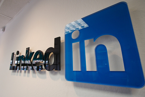 LinkedIn проведет допэмиссию акций на сумму $1 млрд