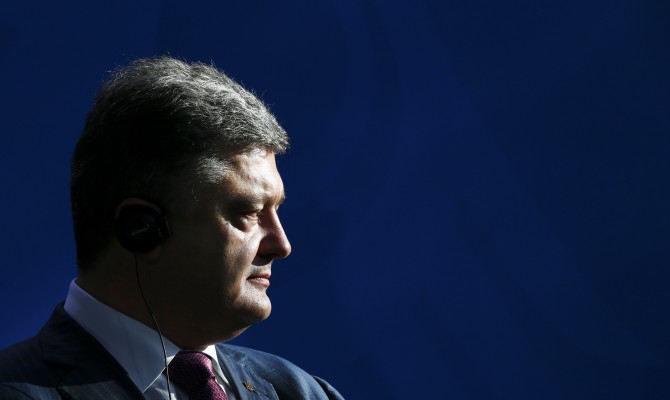 Порошенко отменил перемирие на Донбассе