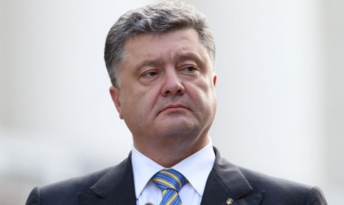 Порошенко одобрил сокращение соцрасходов и передачу их на местный уровень