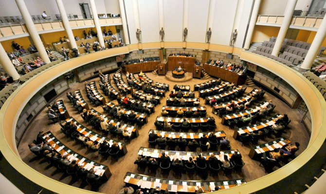 Парламент Финляндии рассмотрит вопрос о выходе страны из еврозоны