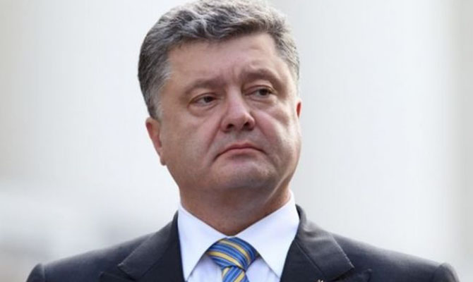 Порошенко наградил орденом Ярослава Мудрого замгенсека НАТО