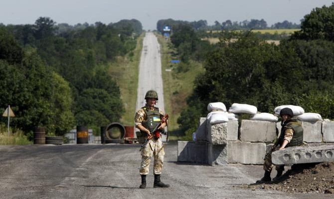 За сутки в зоне АТО ранены двое украинских военных