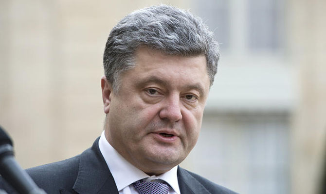 Порошенко хочет видеть миротворцев ООН и вдоль границы с Россией