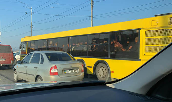 В феврале в Киеве можно будет заплатить банковской картой в наземном транспорте